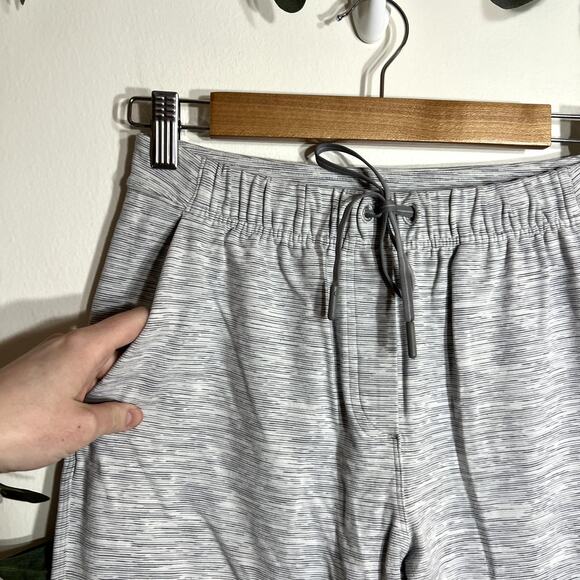 Lululemon Gray Jet Set Pant LAST CALL - Picture 2 of 4